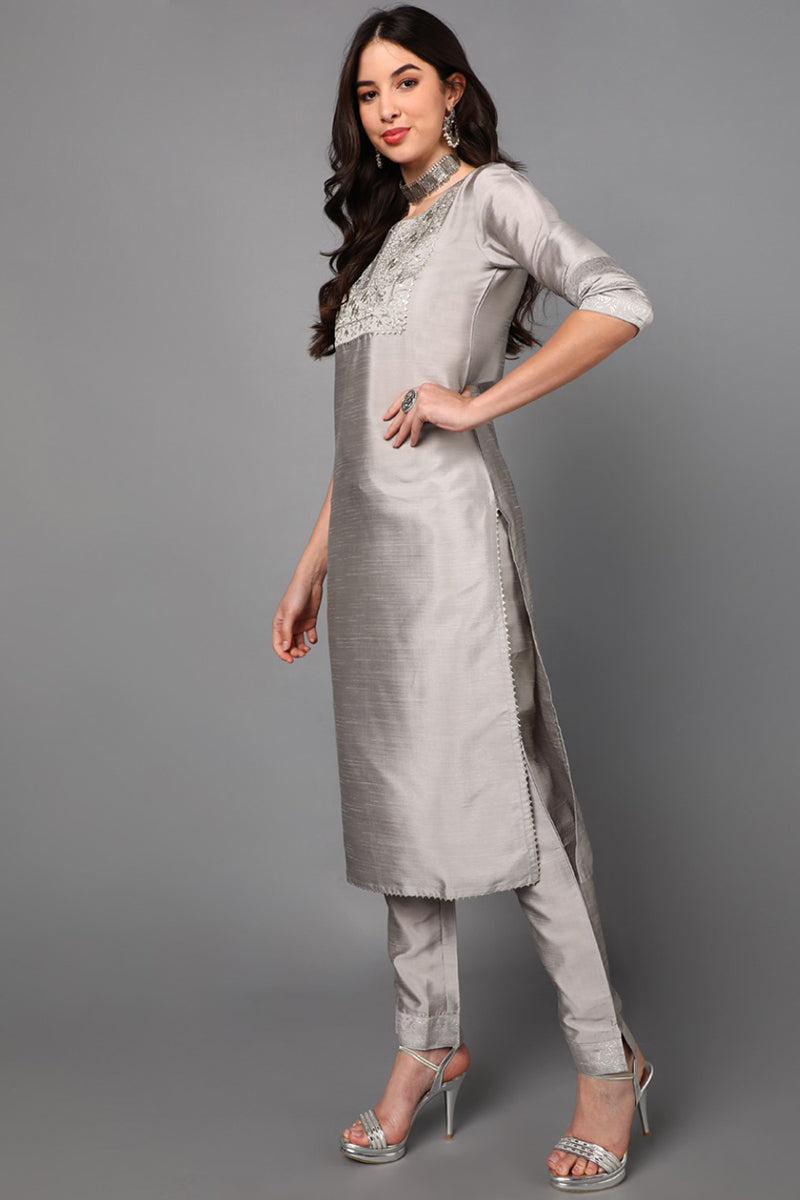 Silk kurti with plain mix and match. It's Beautiful with brilliant  detailing and placement. | Kurti designs, Simple kurti designs, Fashion  dress party